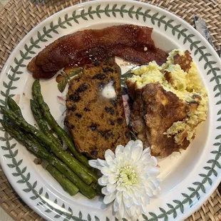 Pumpkin bread, candied bacon, egg &amp; chive souffle