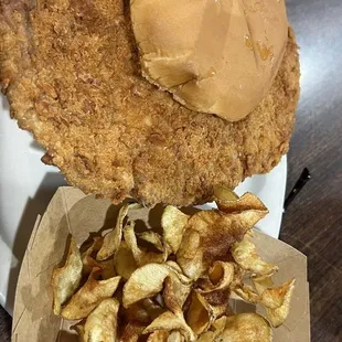 Tenderloin sandwich w ribbon chips