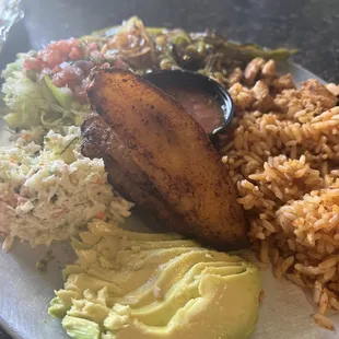 Chicken sizzler with avocado and plantains
