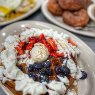 Belgium Waffles (@prettygirleatshouston)