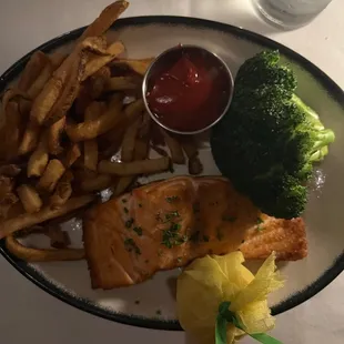 Fresh Salmon with broccoli and fries