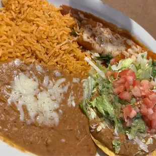 a plate of mexican food