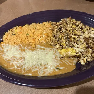 Chorizo and eggs plate