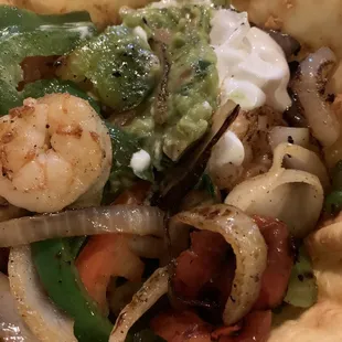 Shrimp salad. Very good with lots of perfectly cooked shrimp and grilled onions and peppers.