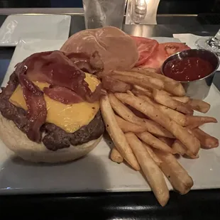 Cheeseburger with bacon
