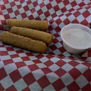 Half order of mozzarella sticks.