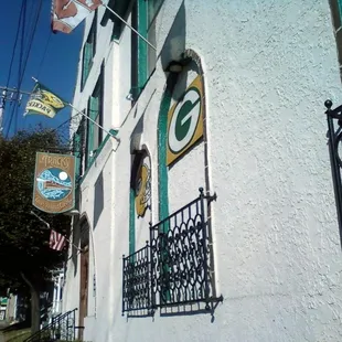 outside, ramen and noodles