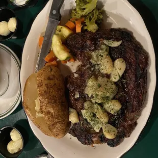 Ribeye with roasted garlic