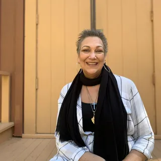 Lynda C.