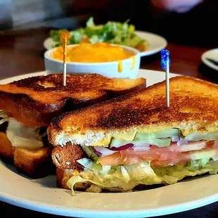 Fish sandwich with a side of mac-n-cheese