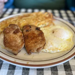 Porkchops w/over easy eggs