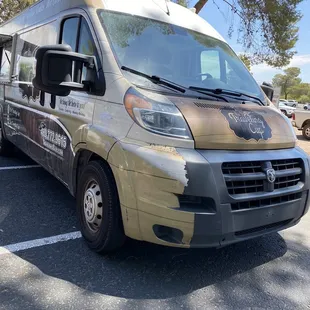 Frontal view of the truck (: