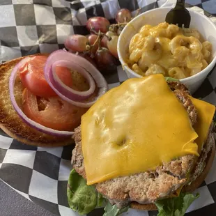 Smash burger with Mac n cheese