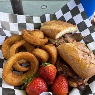 Wagon Wheel with onion rings