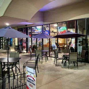 Outside dining at the Triple Nickel Cafe in Mandeville.