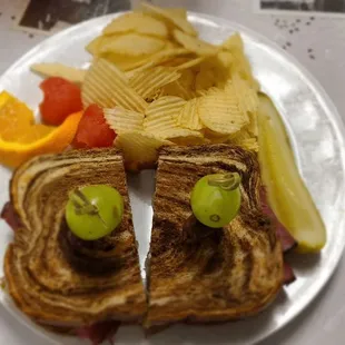 BEST reuben sandwich ever!! Amazing flavor and freshness!