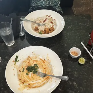 Proof we ate it all! My wife thought her pad see ew tofu was a little over cooked, but how can anyone tell?