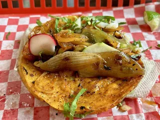 LosCarnales TacosyMariscos