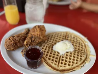 Kuzzos Chicken & Waffles