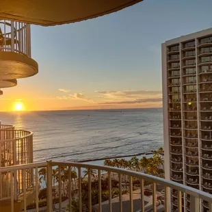 Beautiful sunset views from the balcony at Twin Finn.