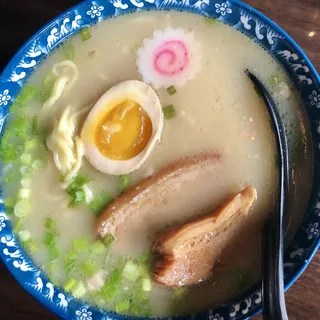 Tonkotsu (Pork Broth)