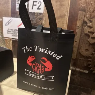 Cute lil to-go bag