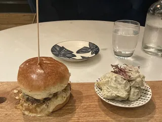 H2 Huth & Harris Wine Merchants - Canton