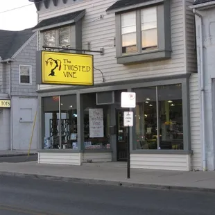 wider shot, next to Trader Tots