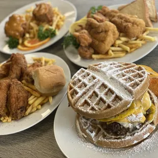 food, chicken wings and fried chicken