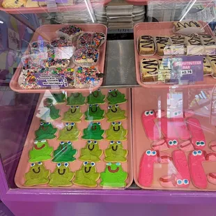 So cute. Bottom cookies are $2