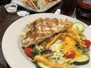 Twin Oaks Lounge