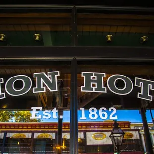 the reflection of the union hotel