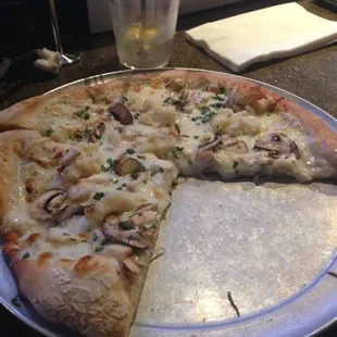 Mashed potatoes on pizza.