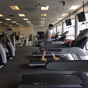 Another specimen of human fitness!  Yes " I'm walking to  "Nu 'Awlins, y'all. If Fats Domino can do I sure can!