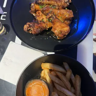 chicken wings, bbq wings, fried chicken, bbq chicken, poultry, chicken wings and fried chicken, fried chicken wings, chicken, food