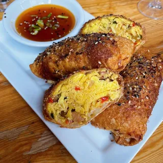 Breakfast Egg Rolls