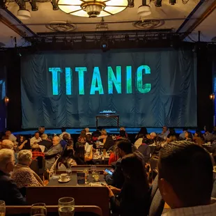 oysters and mussels, interior