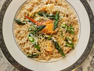 Doc's On Harvard Restaurant & Lounge