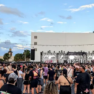 Lot 54 (outdoor stage)