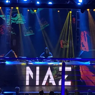 Naz's set