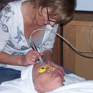 A skin rejuvenating treatment that encourages elastin (prevents sagging) and collagen (prevents wrinkles) production in the s...