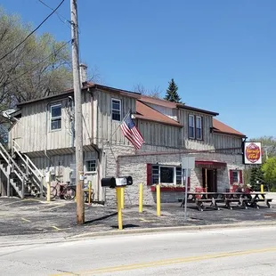 a view of a street corner