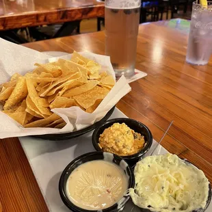 Chips/dip appetizer (pick three)