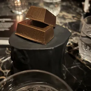 Gold bars-4 bites of chocolate filled with passion fruit.