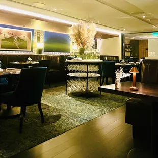 Restaurant side (not lounge)