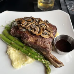 Big Tomahawk Ribeye