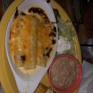 Enchilada Con Huevos