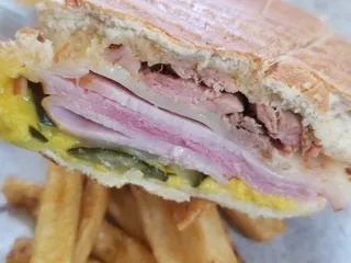 High Side Bar & Grill