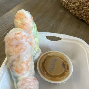 Summer shrimp rolls and peanut sauce