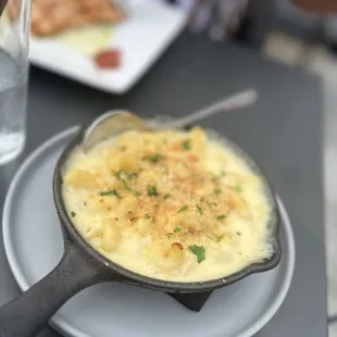 SHIRES' MAC N CHEESE